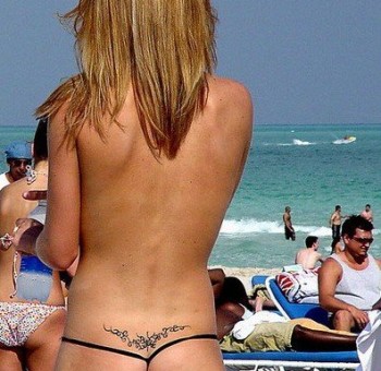 Голые в бикини Попки девочек в бикини