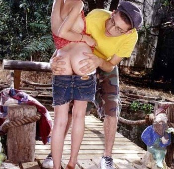 Молоденькие - Трахнул подружку с заросшей мандушкой Трахнул подружку с заросшей мандушкой