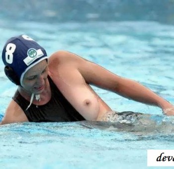 Голые спортсменки Оголенные груди увлеченных девчат (эротика)