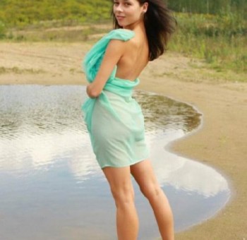 Голые русские Эротика прелестницы у лесной реки (15 фото эротики)