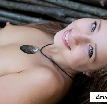 Голые русские Разъебанная манда голой деревенской девки  (15 фото эротики)