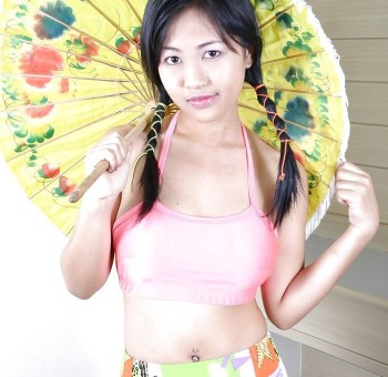 Голые тайки - Эротика темноволосой узкоглазой нимфы Эротика темноволосой узкоглазой нимфы