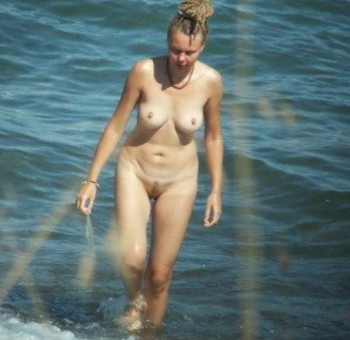 Голые без палева Фотографии обнаженных девушек на пляже