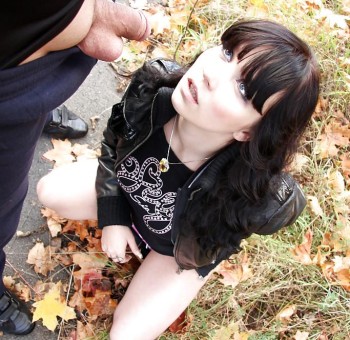 Голые на публике - Русская голая проститутка занялась аналом с незнакомцем Русская голая проститутка занялась аналом с незнакомцем