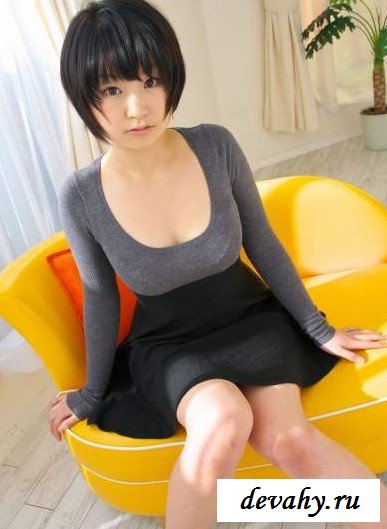 Молодые груди азиатки