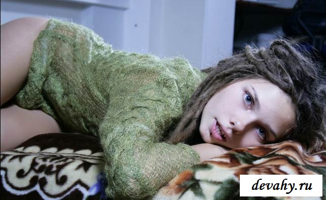 Бритый лобок молодой шалавы (15 фото эротики)