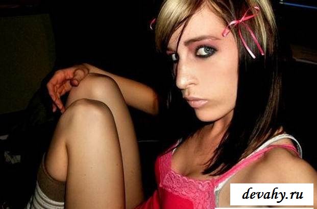 Соблазнительная эротика экстравагантной девахи (эротика)