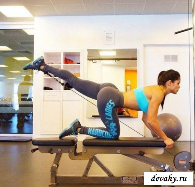 Шикарные жопки накачанных девчат  (эротика)