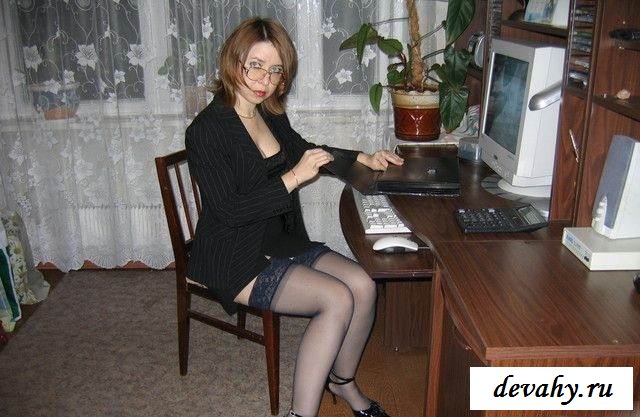 Сморщенная мандуха раздетой суки (эротика)