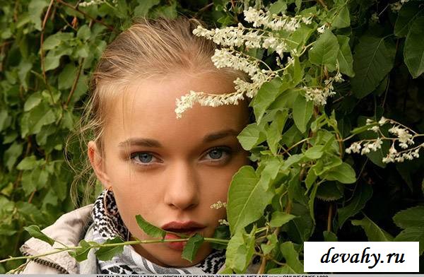 Волосатая пилотка эротичной девочки  (эротика)