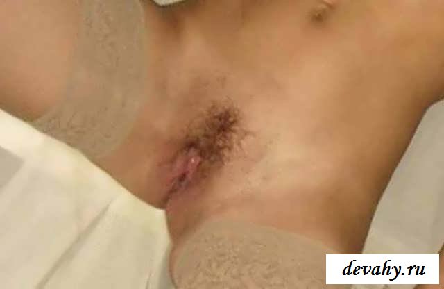 Разраханные дырки домашней бабенки (15 фото молодая эротика)