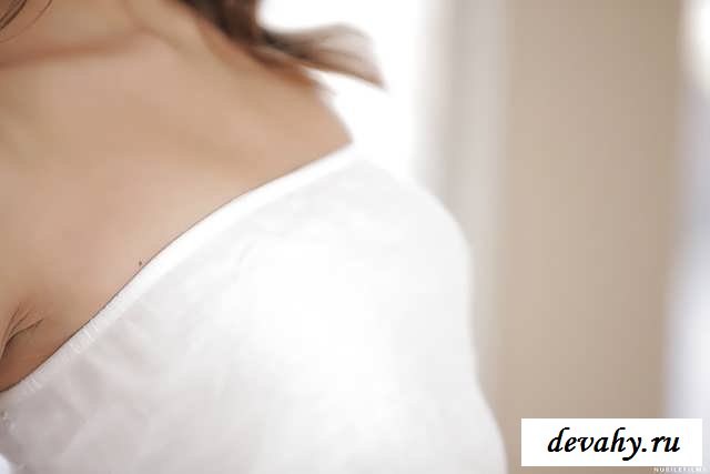 Неимоверная энергия девушки в наряде  (16 фото эротики)