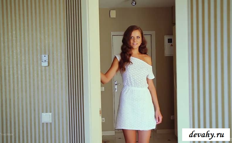 Упругие булки прекрасной девчонки (22 фото эротики)