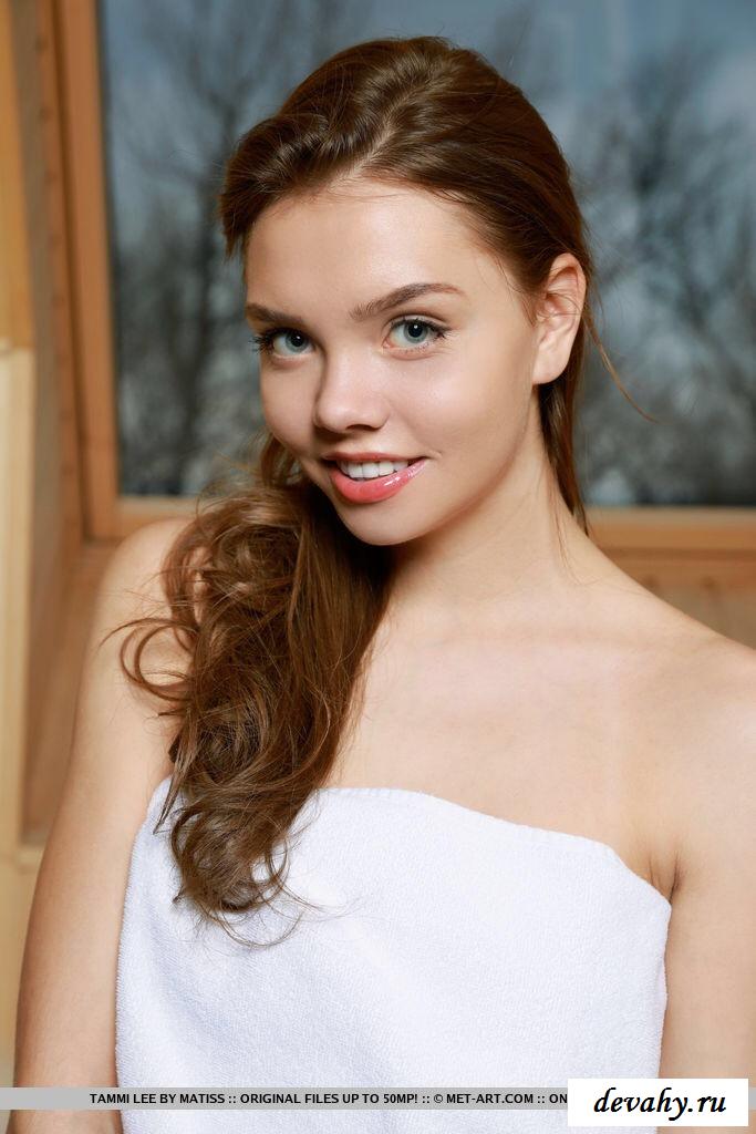 Красивая блудница устроила эротику в ванной