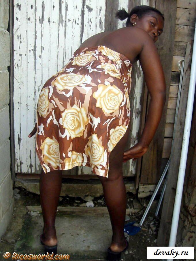 Эротика грудастой африканки из забытой деревни