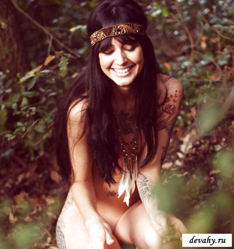 Голые хиппи позируют на фестивалях (фото)