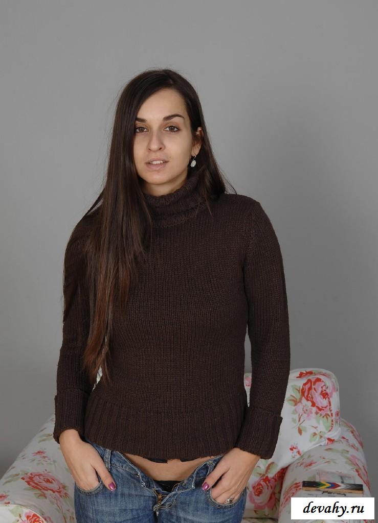 Голая телочка с безграничными талантами