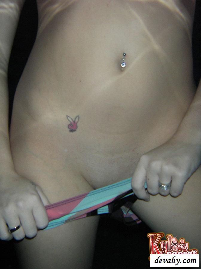 Купания голой русской девушки в бассейне (частные фото)