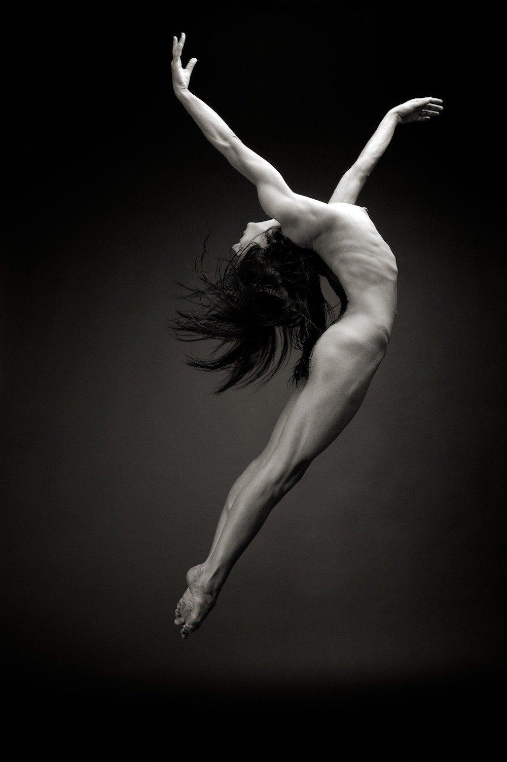 Эротический танец мужчины и женщины