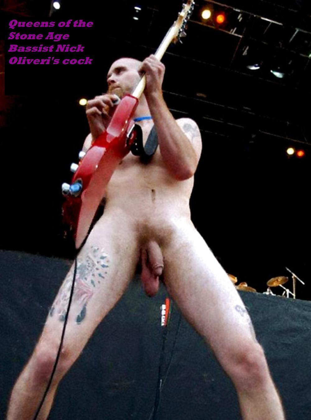 Стриптиз с полным обнажением