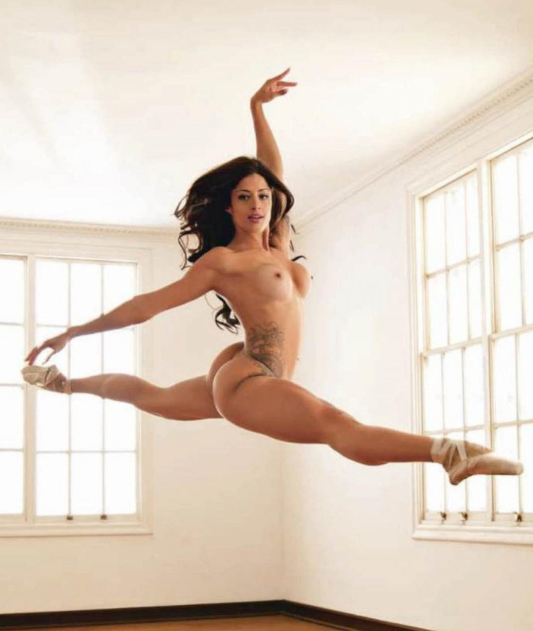 Спортивные танцы голышом