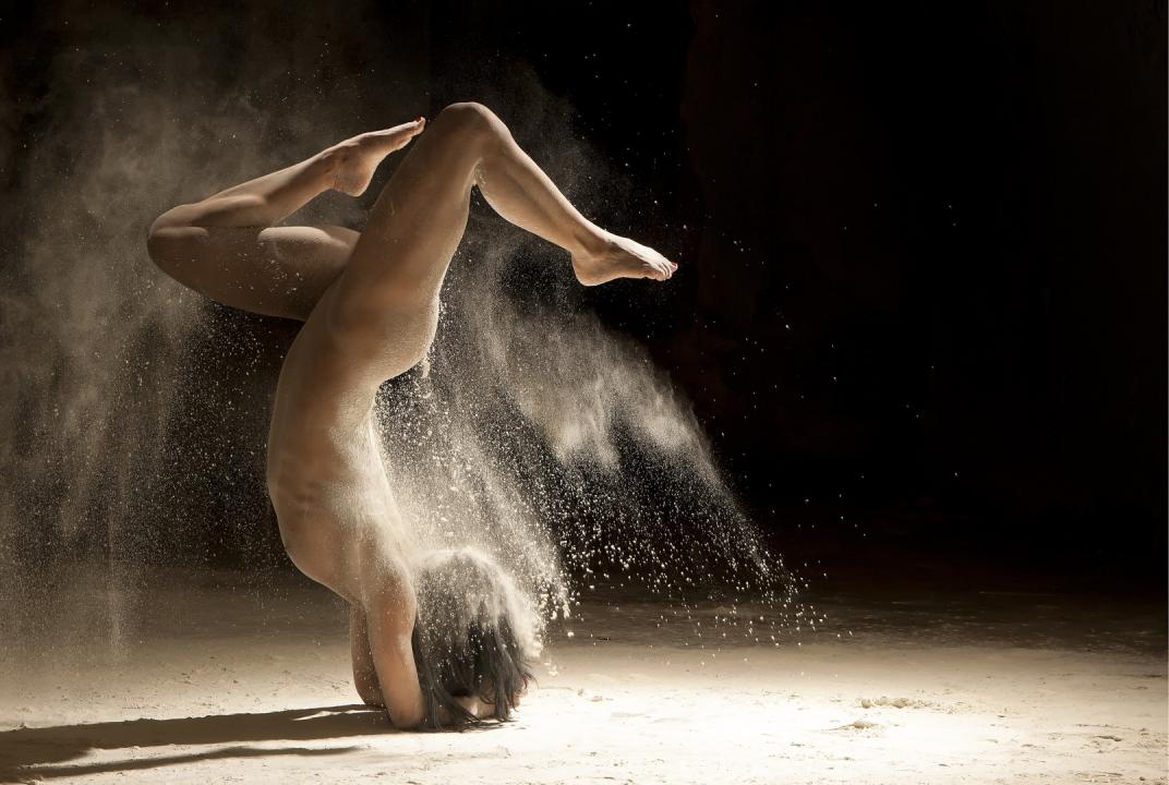 Голые эротические танцы