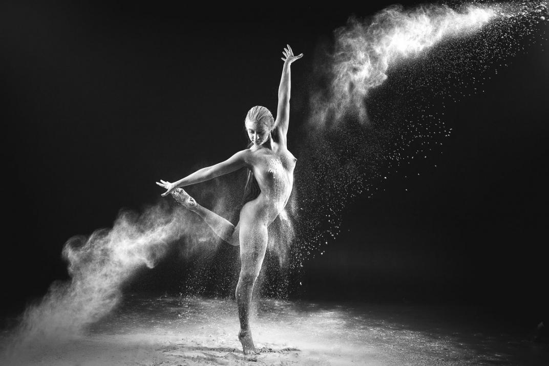 Эротическая танцовщица