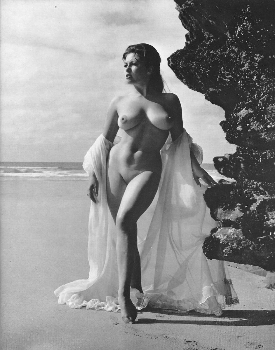 Мари Деверо (Marie Deveraux ) на островах Силли. 1958 Г.